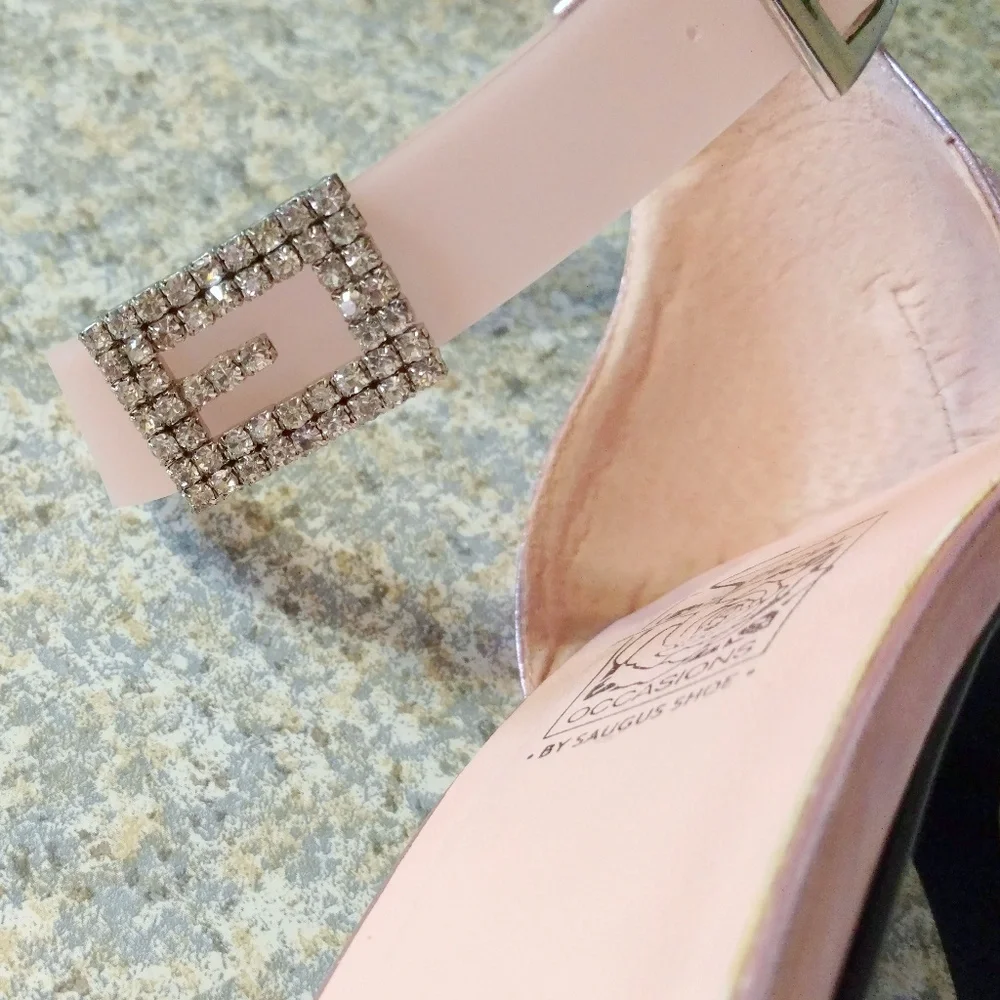 Special Occasions by Saugus Shoe Pink Sandal NWT